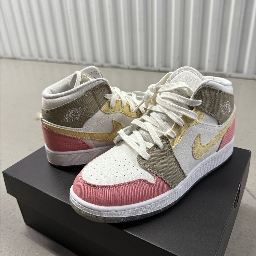Nike Jordan’s big girls 6.5y  or Women's 8 us Multicolor Sneakers
